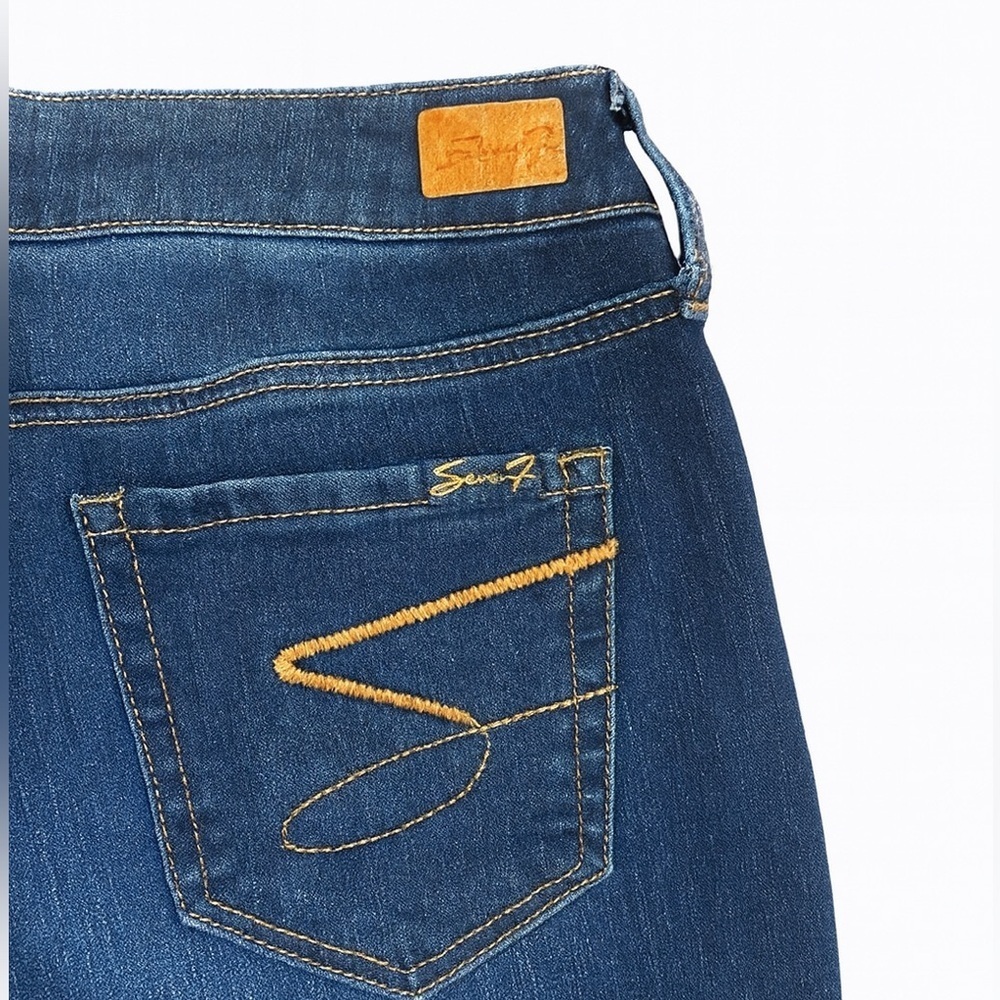 Seven7 Women's Size 4 Sunset Bermuda Stretch-Waist Denim Shorts 10.5" Inseam. - Picture 3 of 3